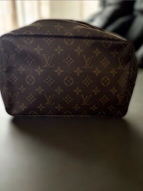 Authentic Vintage Louis Vuitton Monogram Canvas Trousse 28 Toiletry Pouch
